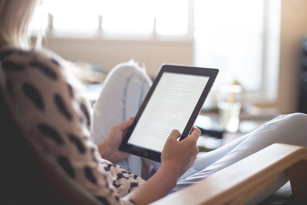 Reselling Someone Else's E-book Can Help You Make Money At Home